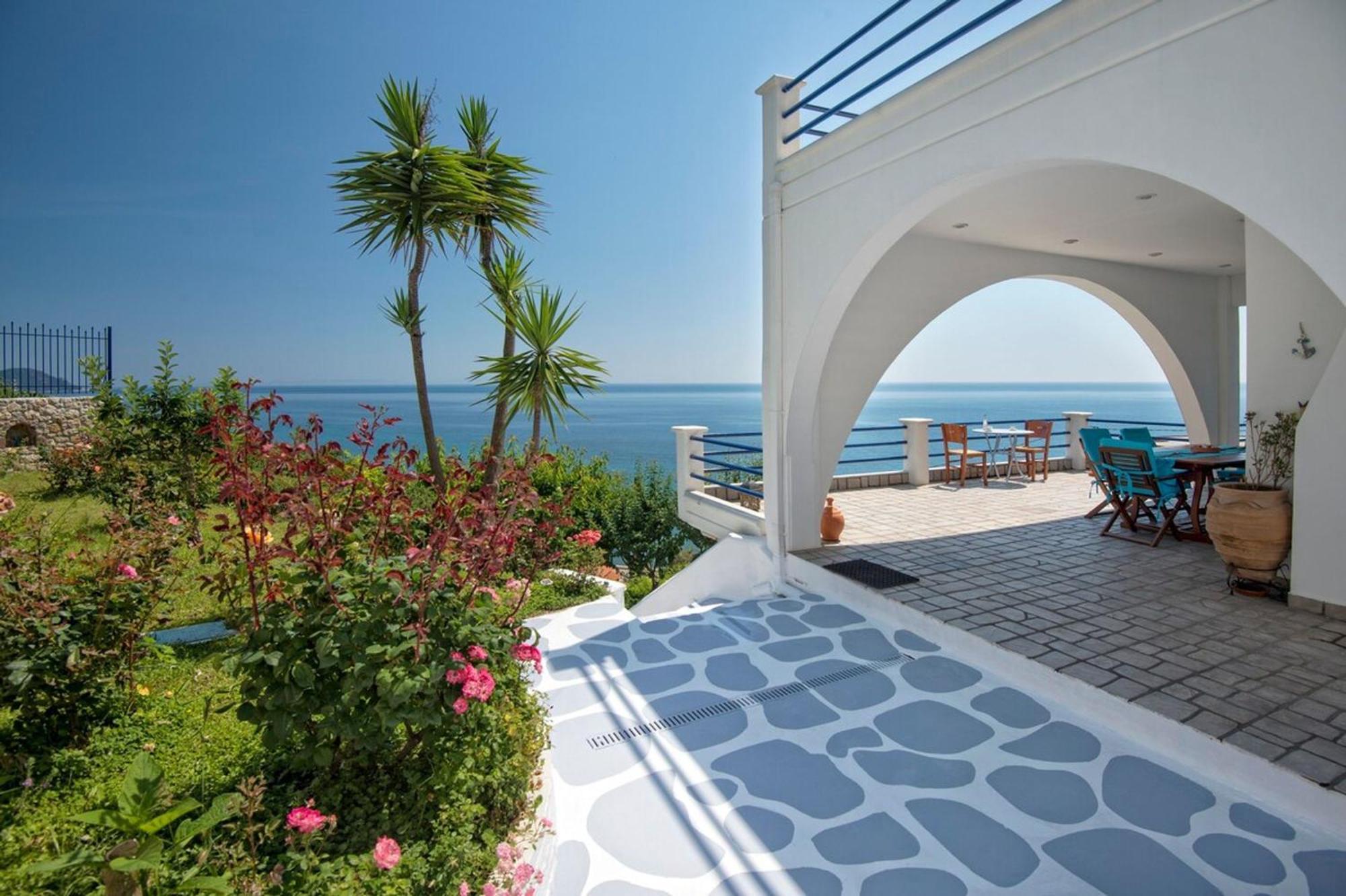 Blue Dream Seaside Villa With Superb Sea Views 키미 외부 사진